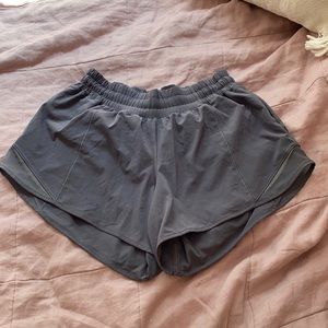 Lululemon Hotty Hot short 4”